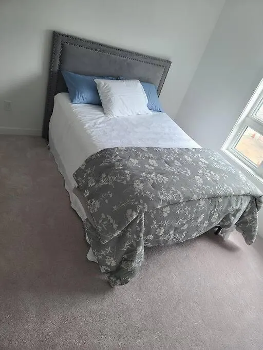 Brand Newmodern Luxury 2 Bedroom 3Bath Townhouse Mississauga Canadá